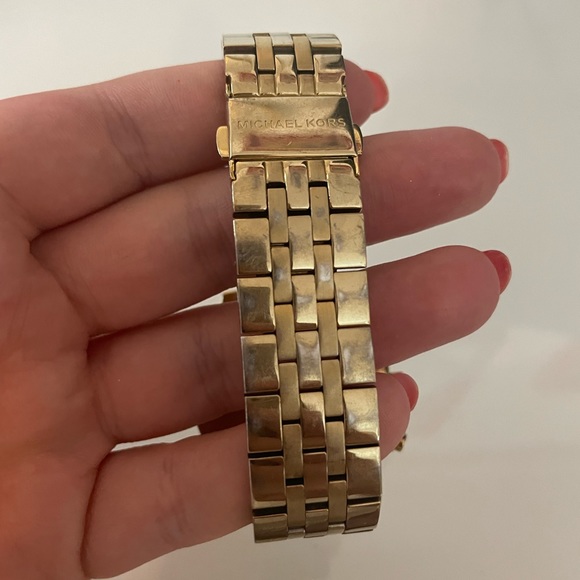 Michael Kors women’s gold watch - Picture 4 of 5